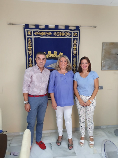La alcaldesa de Almuñécar se ha reunido con la agrupación de Cofradías (AYTO. ALMUÑÉCAR) 