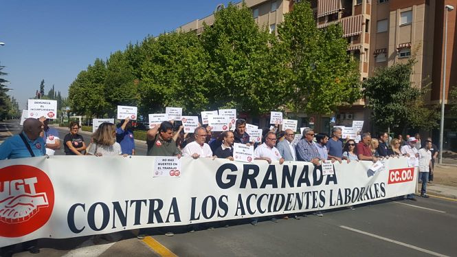 Concentración por el trabajador fallecido en Alhendín (CCOO)