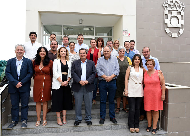 José Entrena se ha reunido con los alcaldes del Poniente (J. GROSSO / DIPGRA) 