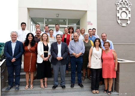 José Entrena se ha reunido con los alcaldes del Poniente (J. GROSSO / DIPGRA) 