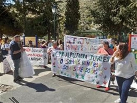 Concentración de alumnos en la Alpujarra (USTEA)