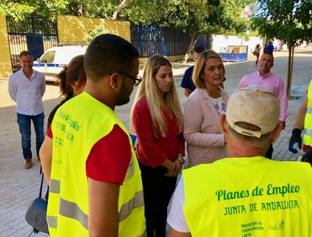 La alcaldesa de Motril ha visitado el barrio de Varadero (AYTO. MOTRIL) 