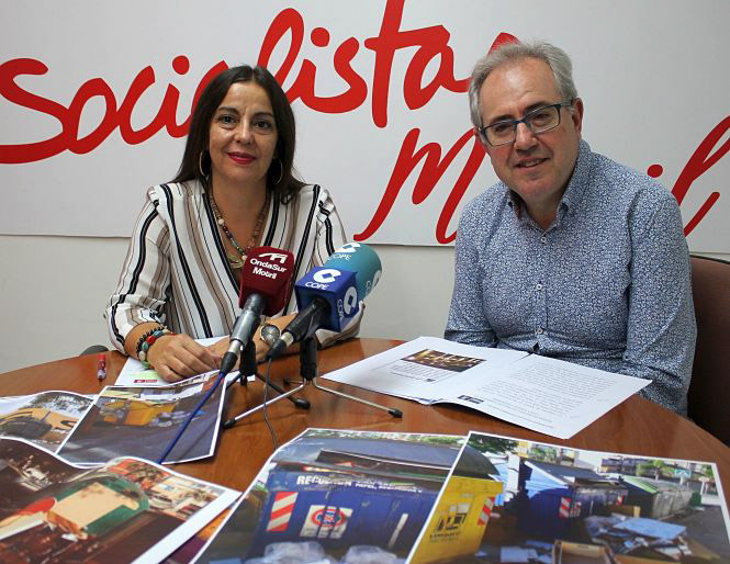 Alicia Crespo y Francisco Ruiz en rueda de prensa (PSOE MOTRIL) 