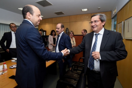 Reuníon de José ENtrena con la delegación marroquí (R. MARTÍNEZ / DIPGRA)