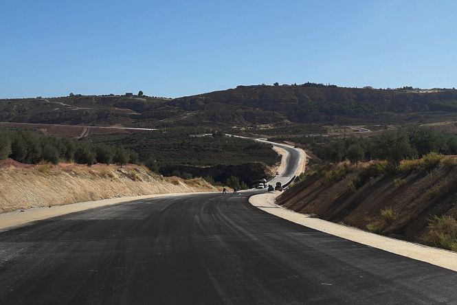Extendido del aglomerado en la variante de Moraleda (JUNTA)