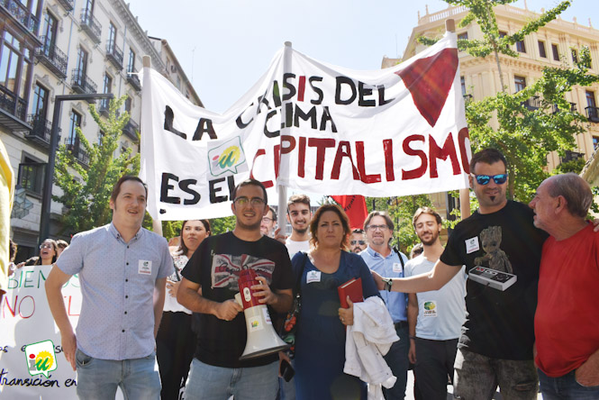 Miembros de IU en la huelga a favor del clima (IU) 