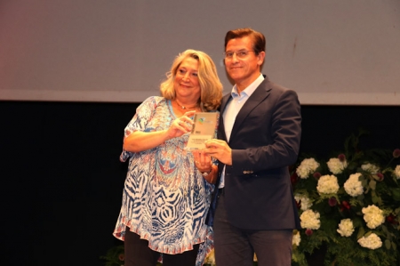 Luis Salvador y Trinidad Herrera en los premios Turismo 2019 (AYTO. ALMUÑÉCAR) 