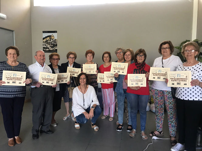 Mayores que participan en estos talleres en el centro Guadalinfo de Montefrío (AYTO. MONTEFRIO)