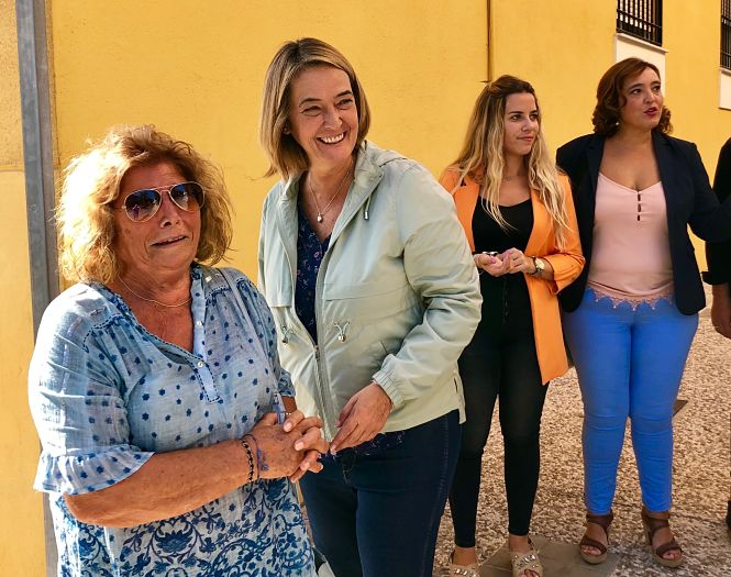 Luisa García Chamorro durante su visita al Barrio de las Angustias (AYTO. MOTRIL)