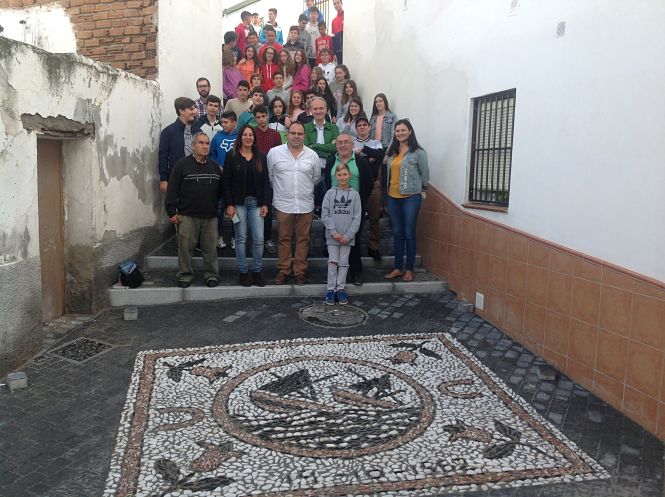 Empedrado que homenajea al naufragio (AYTO. ALMUÑÉCAR)