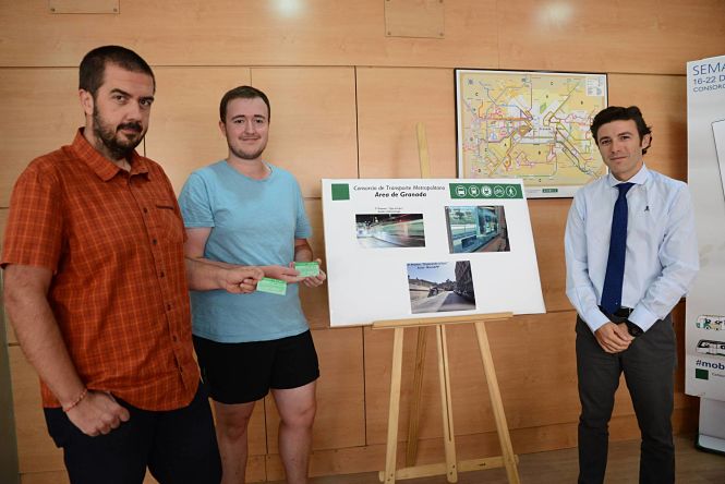 Los galardonados han recogido su premio en el Consorcio de transportes (JUNTA)