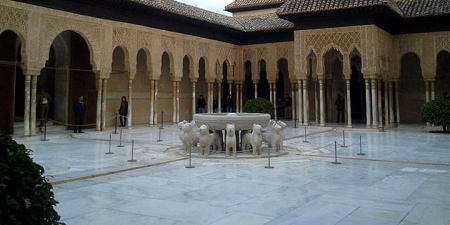 Vista panorámica del Patio de los Leones 