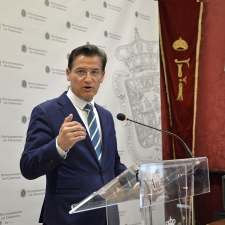 Luis Salvador en rueda de prensa (JAVIER ALGARRA)