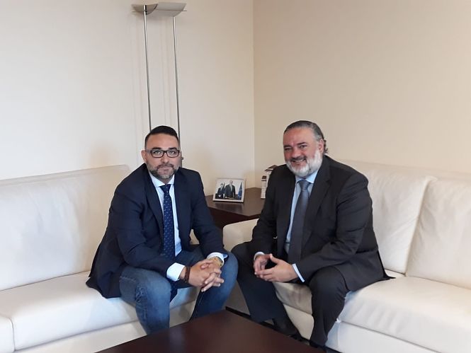 El Delegadod el gobierno, Pablo García se ha reunido con el alcalde Vegas del Genil, Leandro Martín (AYTO. VEGAS DEL GENIL)