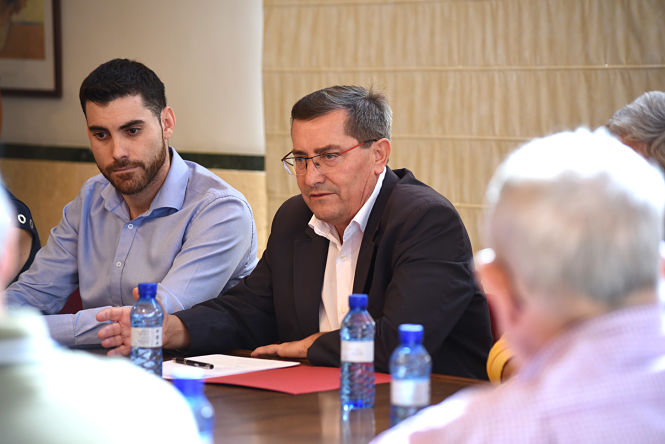 José Entrena se ha reunido con alcaldes y alcaldesas de la Comarca del Valle de Lecrín (J. GROSSO / DIPGRA)