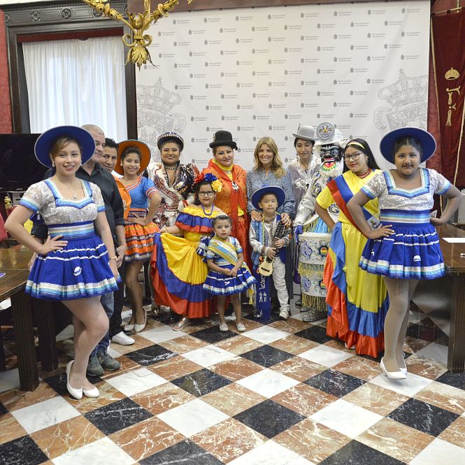 Presentación del desfile del Dia de la Hispanidad (AYTO. GRANADA)