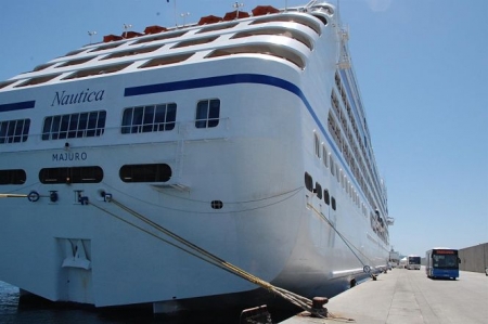 El crucero nautica está atracado en el Puerto de Motril (PUERTO DE MOTRIL)