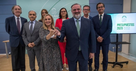 Marifrán Carazo y Pablo García han presentado los presupuestos de la Junta (JUNTA GRANADA)