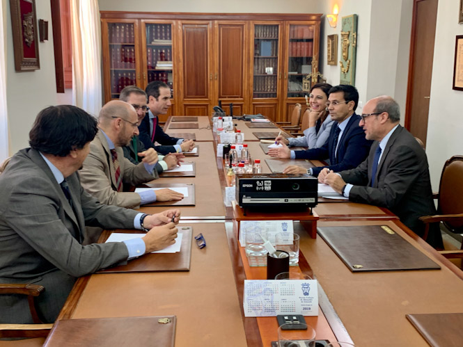 El Grupo Municipal socialista secta reunido con miembros del Colegio de Abogados (PSOE)