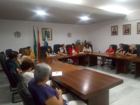 El equipo de gobierno de Cúllar Vega se ha reunido con las asociaciones (AYTO. CÚLLAR VEGA) 