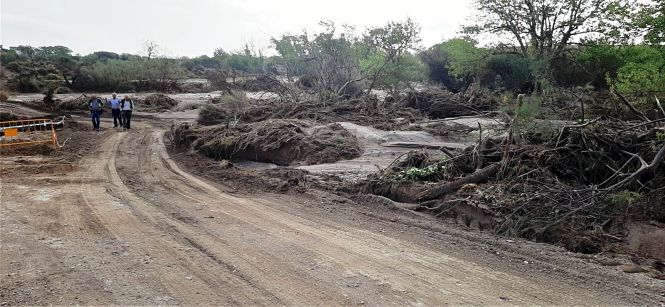 Cauce totalmente atorado por los arrastres producidos por la DANA en el Altiplano de Granada (AGAPRO)