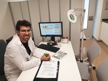 Francisco Navarro, dermatologo que ha obtenido el premio (HUSC) Francisco Navarro, dermatologo que ha obtenido el premio (HUSC)