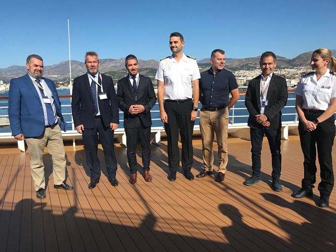 Manuel Olivares ha asistido a la recepción del crucero de lujo Seabourn Ovation (AYTO. GRANADA)
