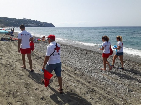 Cruz Roja en las platas de Motril (ARCHIVO) 