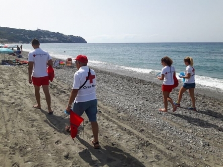 Cruz Roja en las platas de Motril (ARCHIVO) 