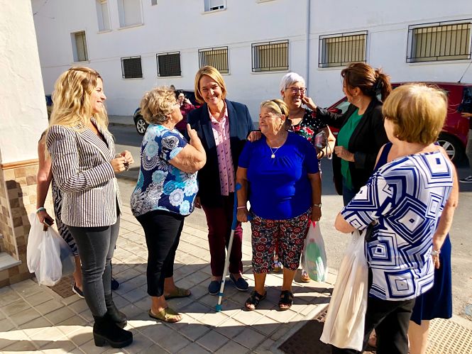 Luisa García Chamorro ha visitado el barrio de Santa Adela (AYTO. MOTRIL)