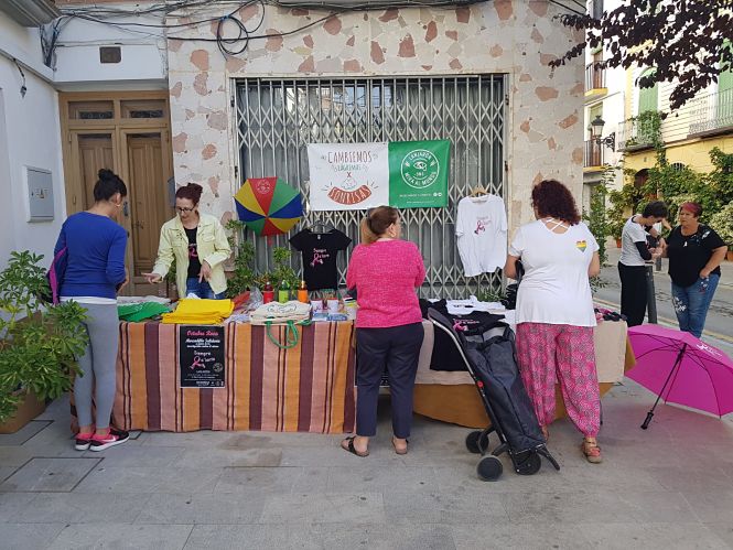 Stand instalado por la ONG (LANJARÓN MIRA AL MUNDO)