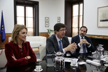 Maria José Torres y Francisco Ontiveros junto al Consejero de Justicia, Juan Marín (JUNTA)