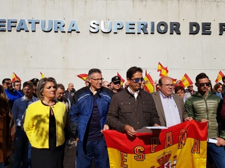 Concentración de apoyo a la Policia Nacional (PP)