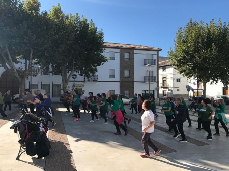 Taller de zumba en la Plaza de la Salud (AYTO. BAZA)