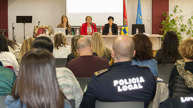 Jornadas de ciberacoso celebrada en Huétor Tájar (AYTO. HUÉTOR TÁJAR)