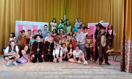 Grupo de Teatro del Colegio Carmen Sallés (CARMEN SALLÉS) 