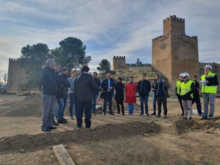 Visita de la corporación municipal a La Alcazaba (AYTO. GUADIX) 
