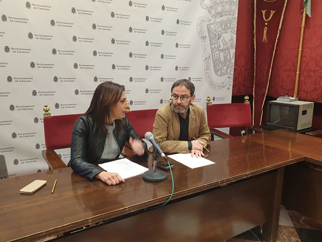Raquel Ruz y Miguel Ángel Fernández Madrid en rueda de prensa (PSOE) 