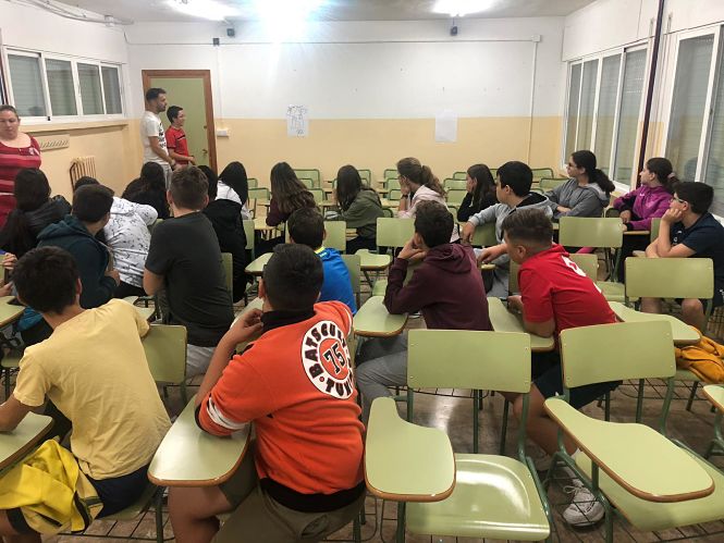 Charla a escolares que se ha celebrado en Montefrio (AYTO. MONTEFRIO)