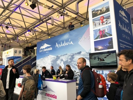 Stand de Sierra Nevada en la Feria del esquí de Londres (CETURSA)