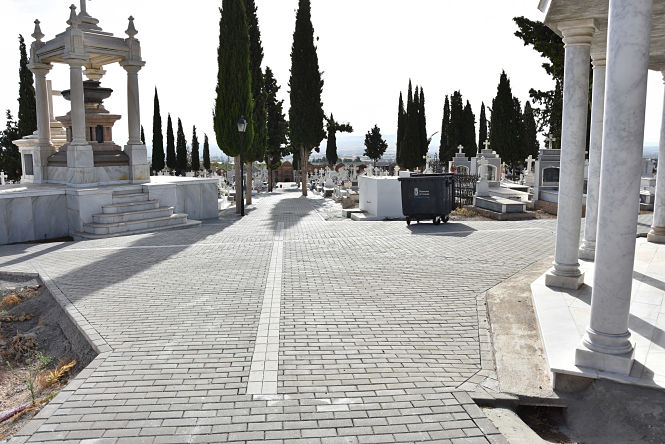 Entrada del Cementerio Municipal de Baza (AYTO. BAZA) 