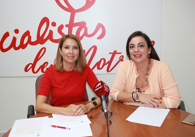 Gádor Domínguez y Alicia Crespo en rueda de prensa (PSOE MOTRIL)