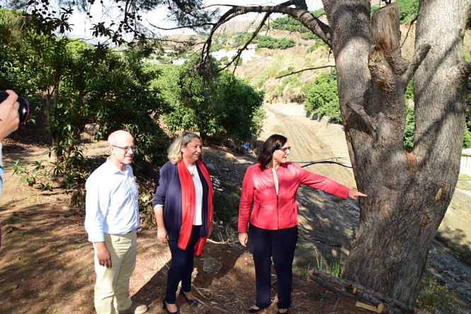 Maria José Martín, Delegada territorial de Agricultura ha visitado Almuñécar (JUNTA)