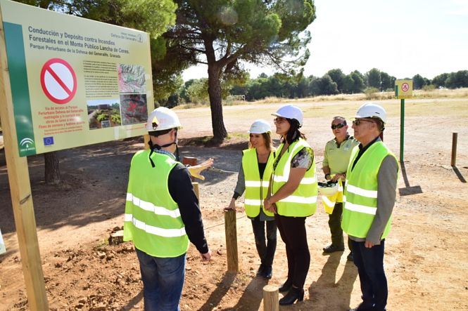 María José Martín, Delegada de Agricultura, Ganadería, Pesca y Desarrollo Sostenible ha visitado las obras (JUNTA) 