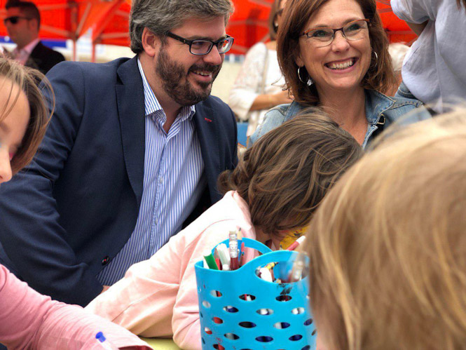 Fran Hervías y Mar Sánchez durante la fiesta de las familias (CIUDADANOS)