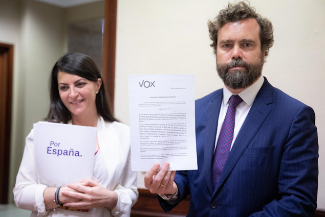 Macarena Olona junto a Iván Espinosa de los Monteros