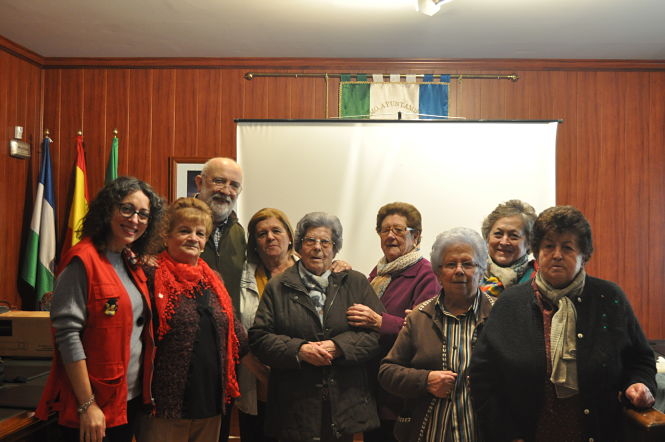 Vecinos de Monachil que participarán en el taller (AYTO. MONACHIL)