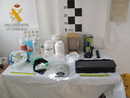 Laboratorio de cocaina en Ugíjar (GUARDIA CIVIL)