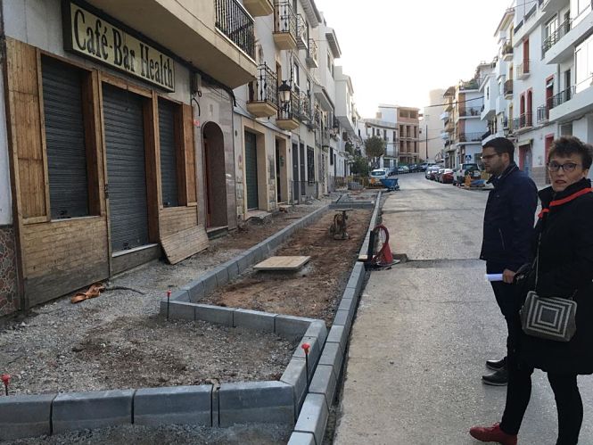 Miembros del PSOE han visitado las obras (PSOE LANJARÓN)