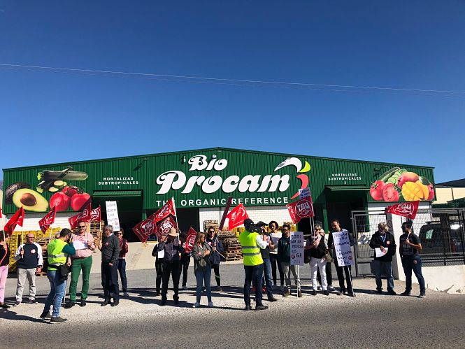 Concentración en la sede de Procam (UGT) 